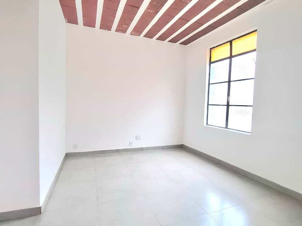 WhatsApp Image 2025-11-04 at 13.03.45