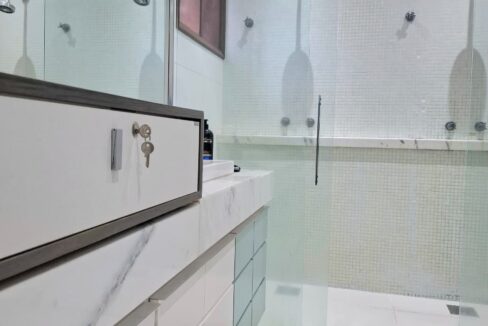 502d5252-75d1-409f-86e7-c1f3e03b080f