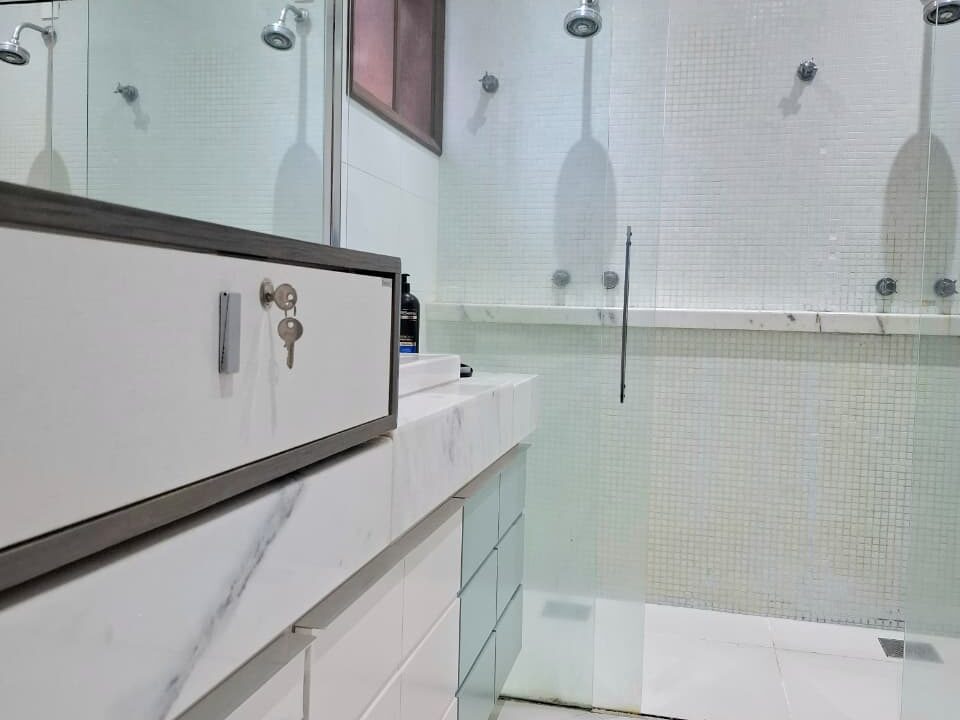 502d5252-75d1-409f-86e7-c1f3e03b080f