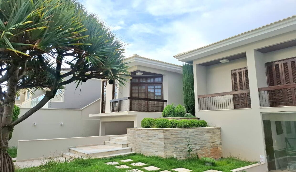 af81edab-b3df-4c20-b3ea-d1439ad06c01