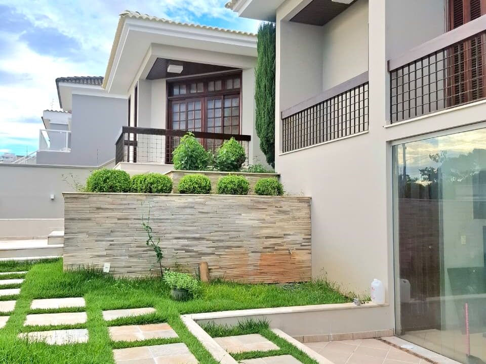 b70675dc-885c-4b71-8686-83a1a6a13cf6