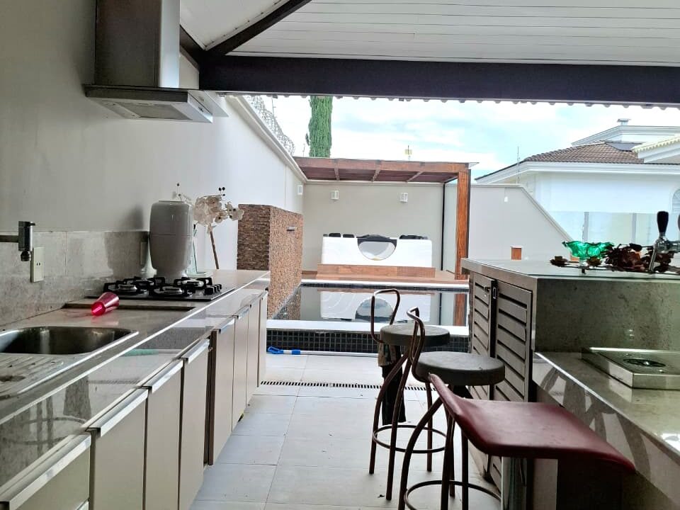 caa37a4d-0810-40cb-a2ac-e48ba2e7d62e