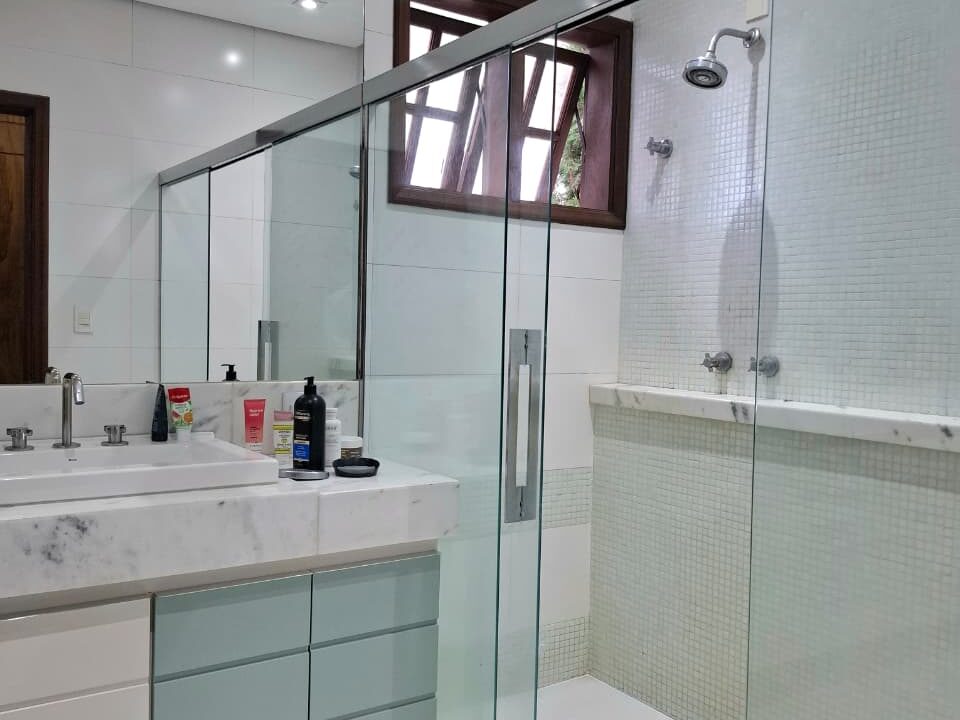 ef767d9d-9d35-41fa-8af1-0b44cc661c42