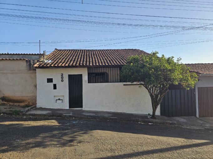Casa – Rua Alexandre Lopes Zambotti, 200 – São Sebastião